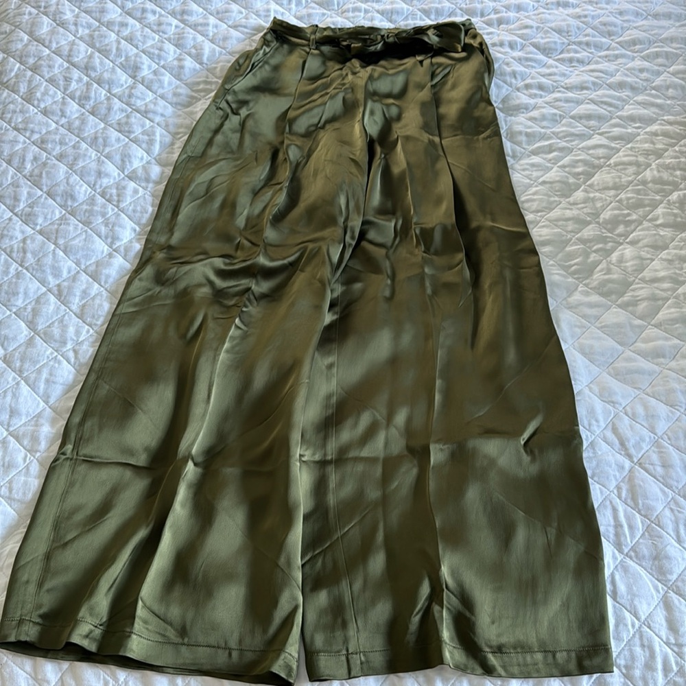 Pomandere green silky pants with elastic band